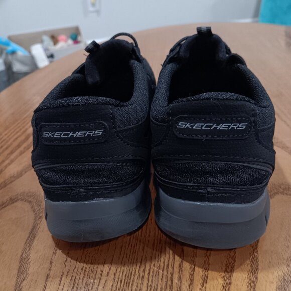 Womans black Skechers wide fit air cooled memory foam shoes Size 8 - Picture 6 of 6